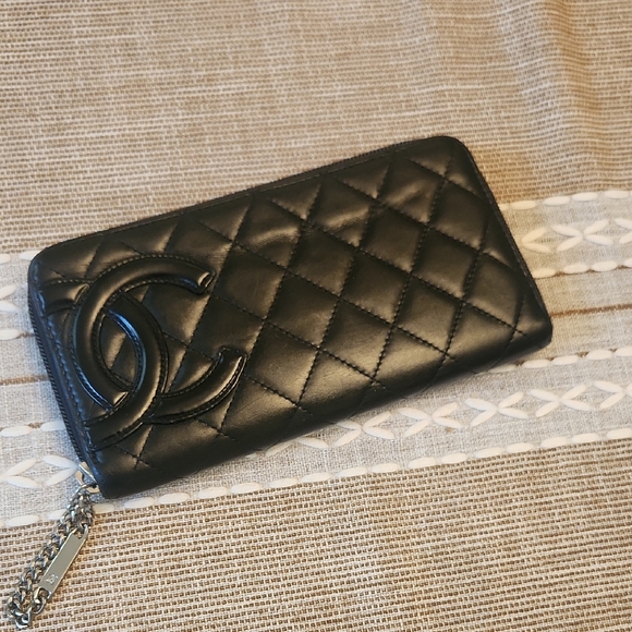 CHANEL Handbags - CHANEL Black Quilted Zipper Wallet💕